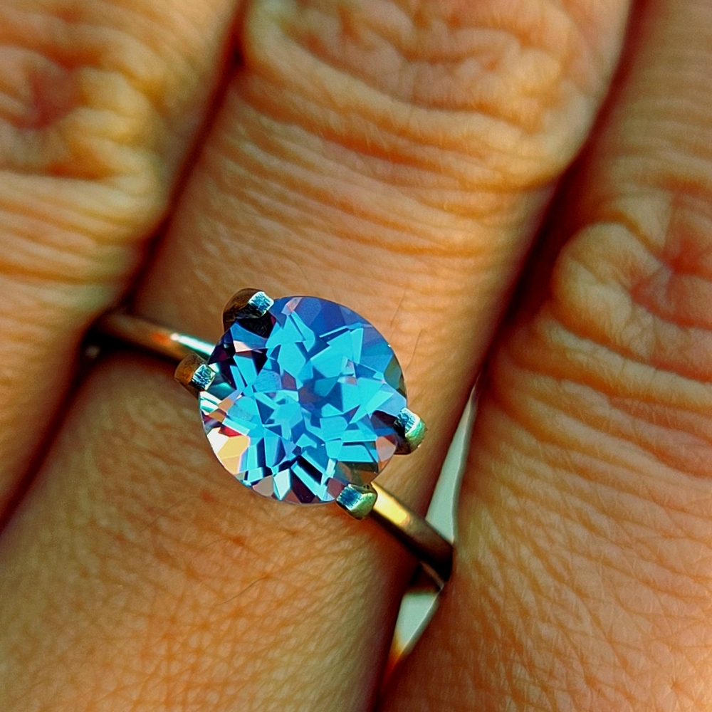 2.77 Carat Color Change Sapphire - Picture 3 of 8